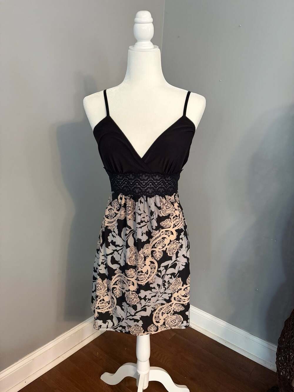 Ambrielle Black and White Floral Babydoll Mini Dress Size M/M